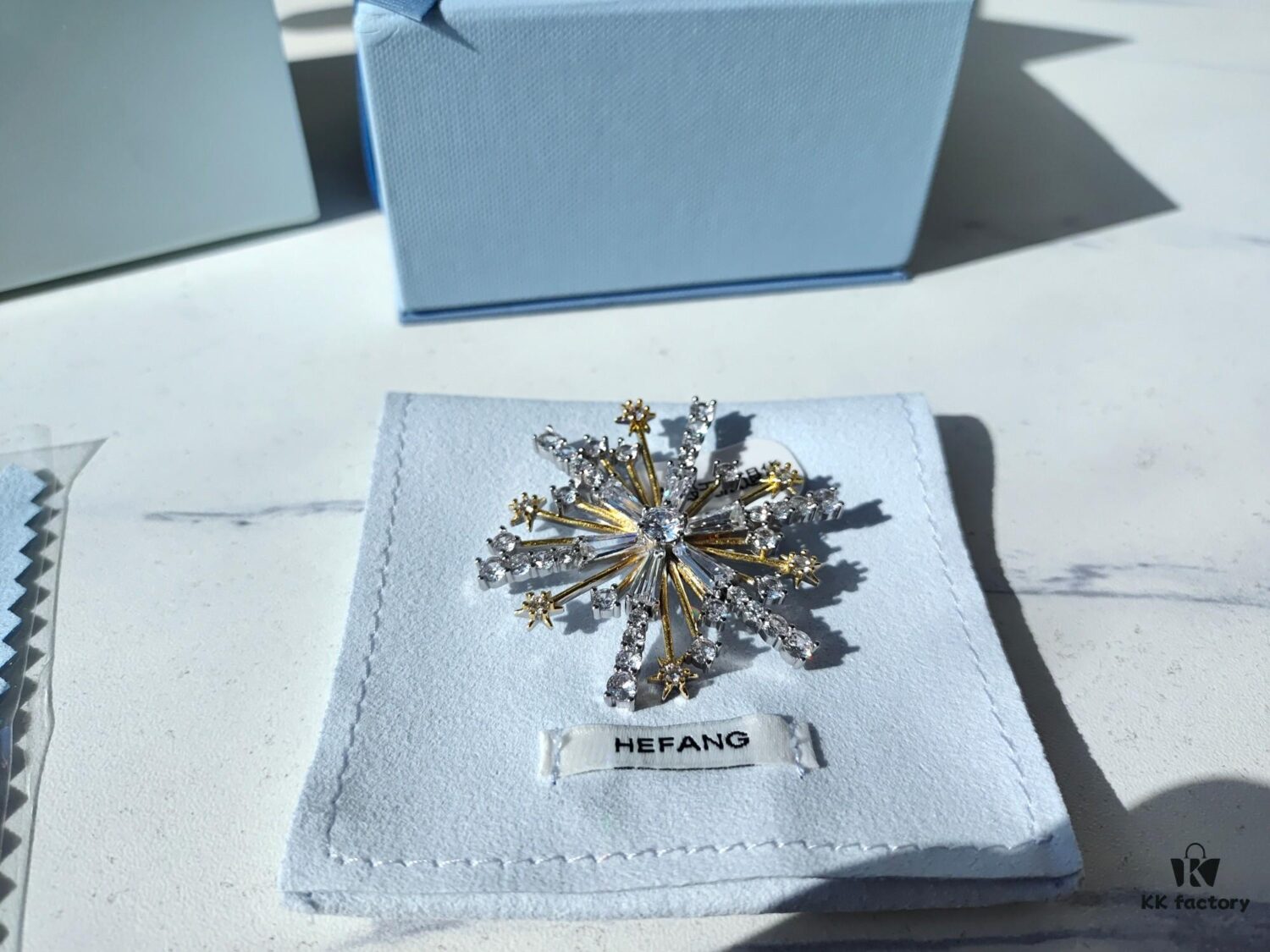 693003e712f62673a6faae57 HEFANG Jewelry Huo Fang Sparkle Brooch