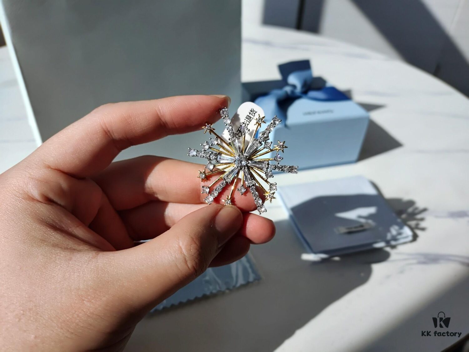 693003ec12f62673a6faae5f HEFANG Jewelry Huo Fang Sparkle Brooch