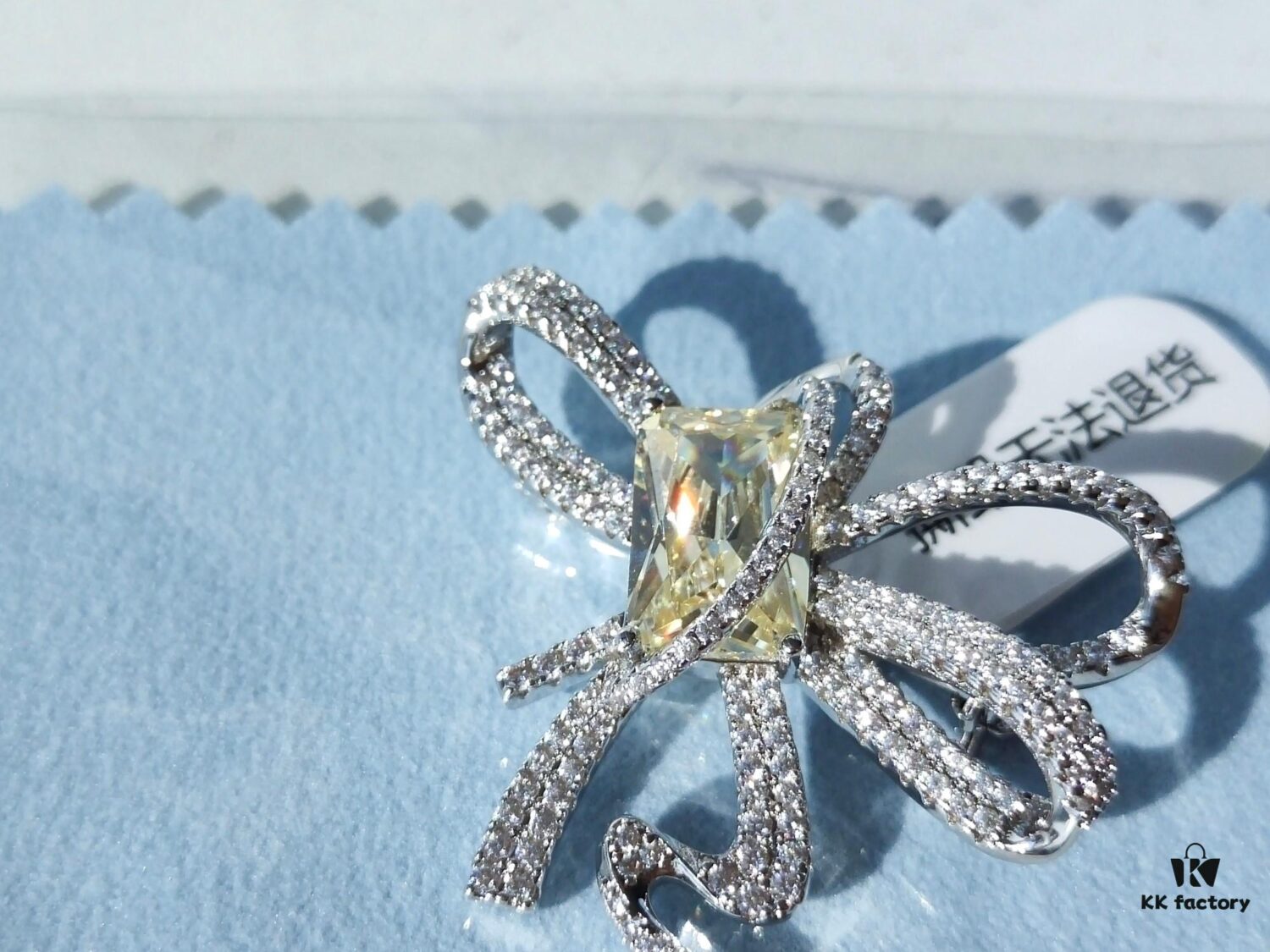 693003ef12f62673a6faae62 HEFANG Jewelry Brilliant Ribbon Brooch - 10th Anniversary Limited Edition