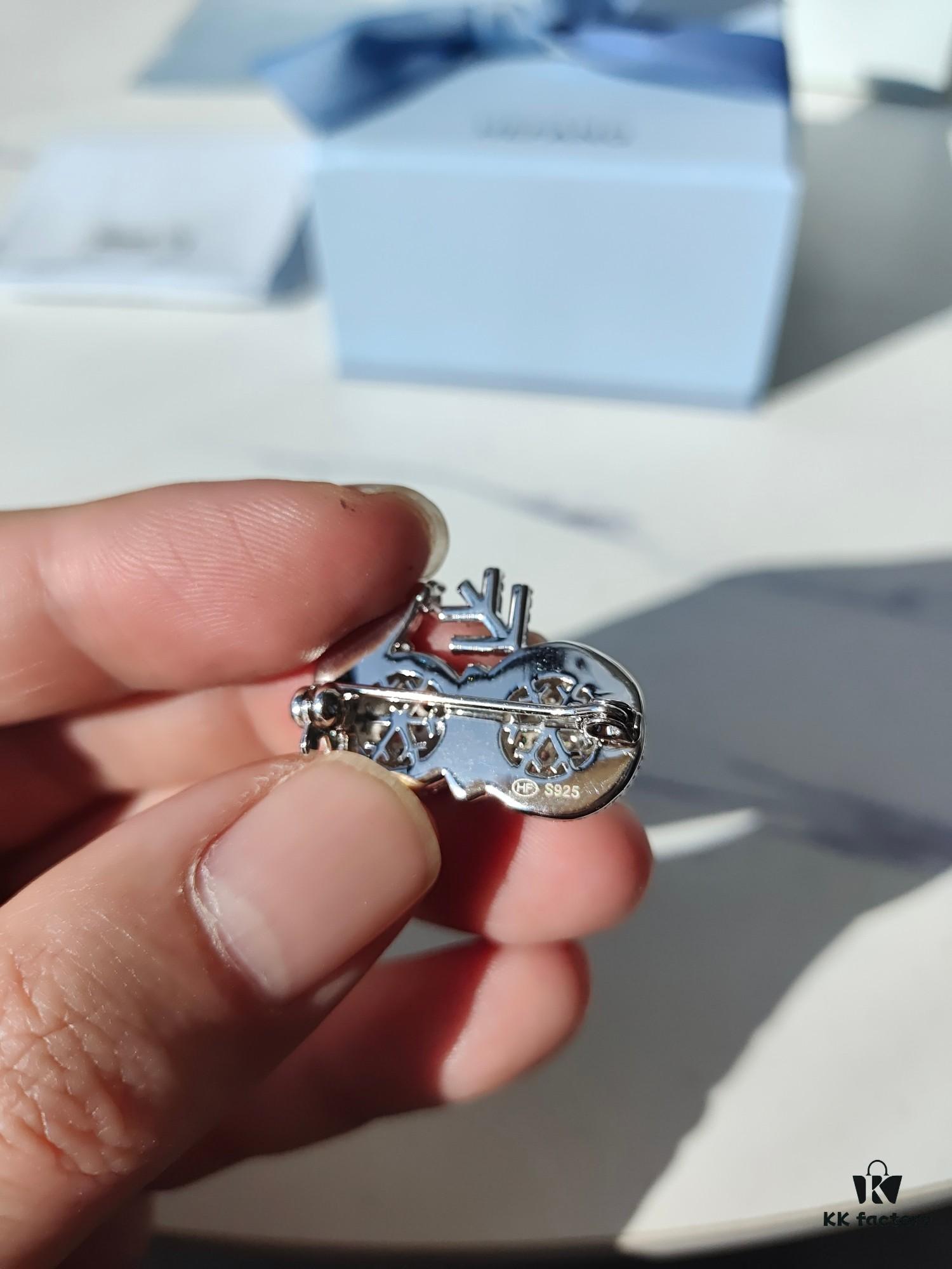 693003f812f62673a6faae70 HEFANG Jewelry Gilded Snowman Brooch