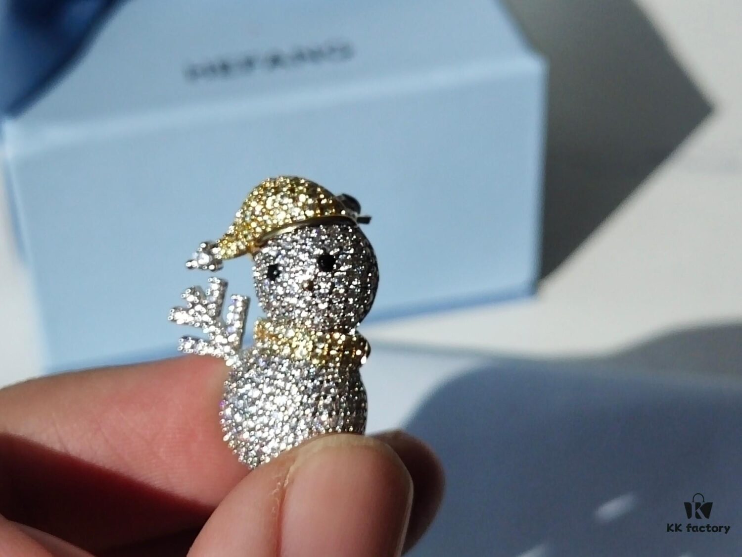 693003f812f62673a6faae71 HEFANG Jewelry Gilded Snowman Brooch