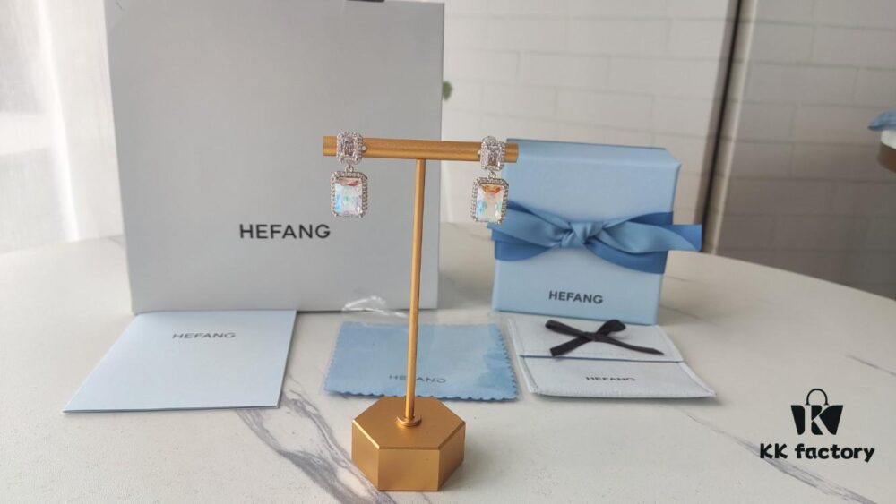 6930048112f62673a6faafb6 HEFANG Aurora Sugar Cube Earrings