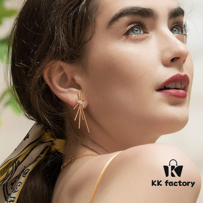 He Fang Spaghetti Earrings