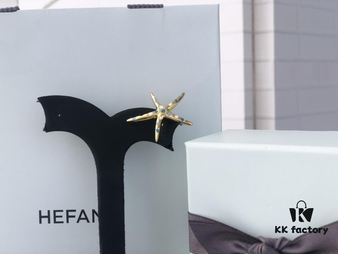 HEFANG - Starfish Stud Earrings
