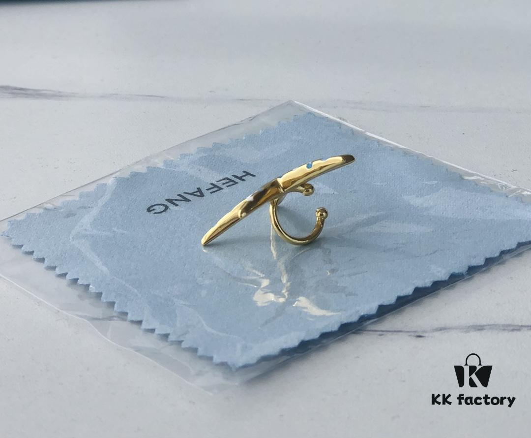 HEFANG - Starfish Stud Earrings