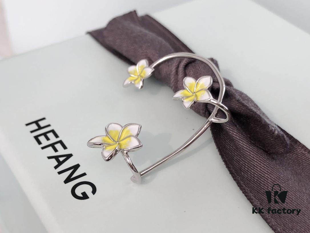 693004e912f62673a6fab0b8 HEFANG Jewelry Frangipani Huggie Earrings
