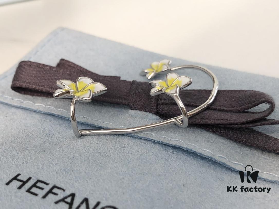 693004eb12f62673a6fab0bd HEFANG Jewelry Frangipani Huggie Earrings