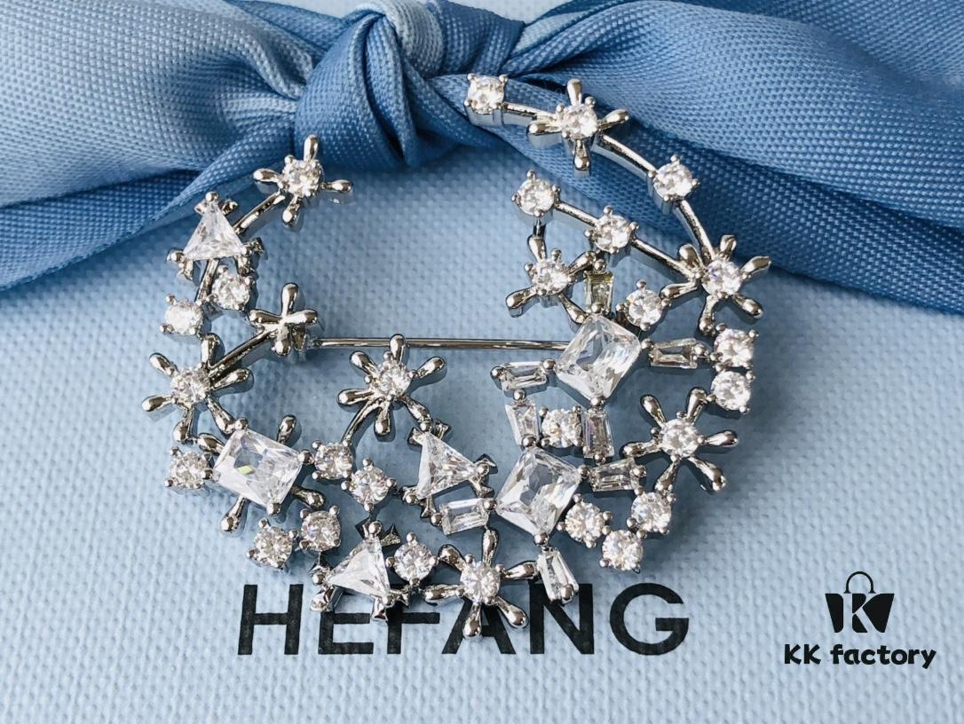 6930050b12f62673a6fab0f8 HEFANG Jewelry Snowfall Brooch – A Romantic Ode to the First Snowfall