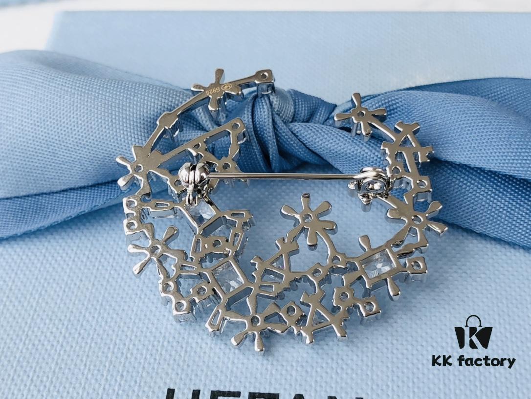 6930051112f62673a6fab100 HEFANG Jewelry Snowfall Brooch – A Romantic Ode to the First Snowfall
