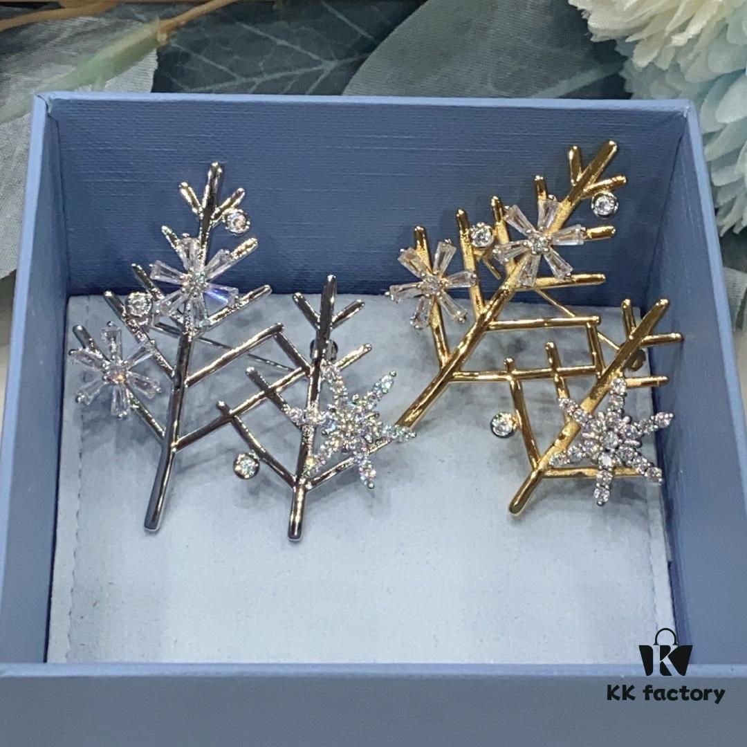 What Direction Leaf Brooch