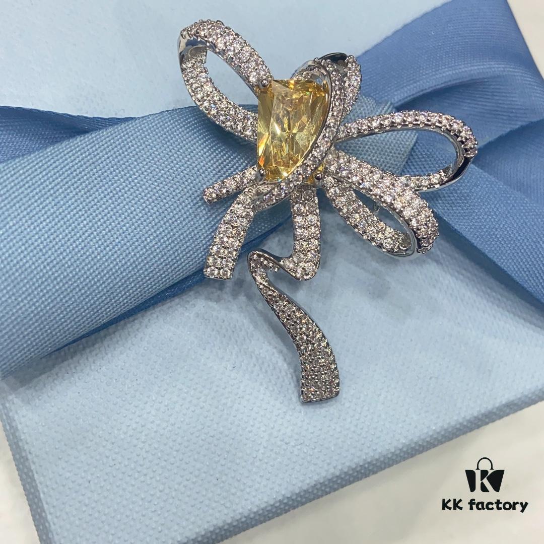 6930057012f62673a6fab15f He Fang Jewelry Brilliant Draped Brooch, Elegant and Versatile Badge Pin for Women