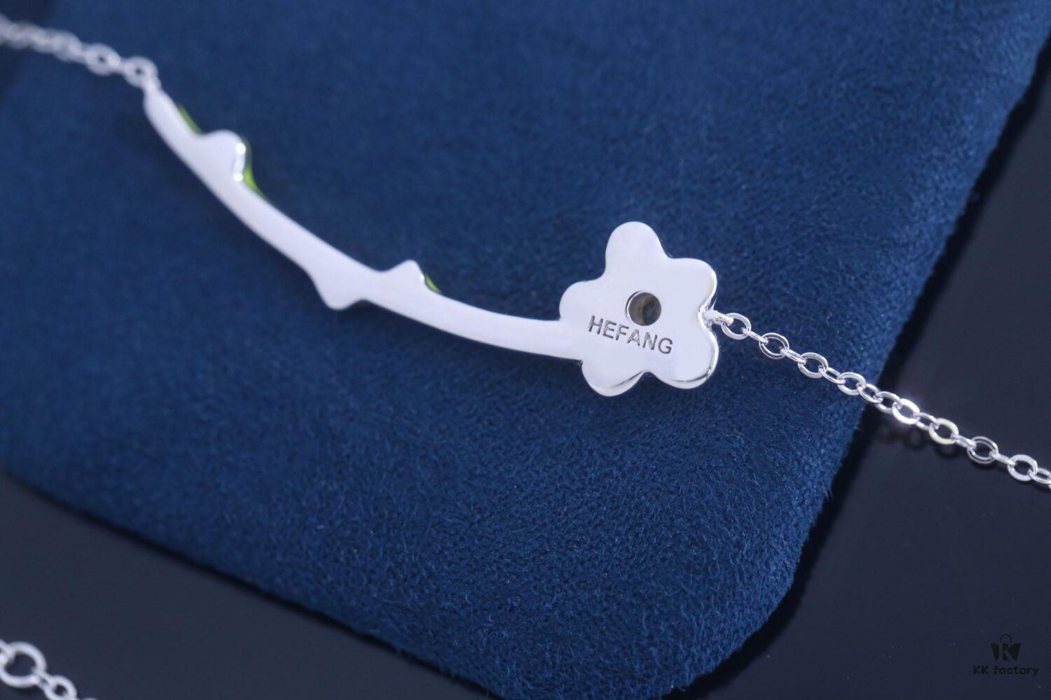693005b912f62673a6fab1b8 HEFANG Jewelry Cream Floral Necklace - Ins-style Minimalist Collarbone Chain, Popularized by Zhou Yutong, Ideal Gift for Qixi Festival