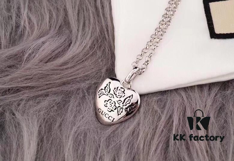 693005e112f62673a6fab1e6 Gucci Double G Necklace, Unisex Interlocking Logo Pendant, Handcrafted S925 Sterling Silver, High-End Replica