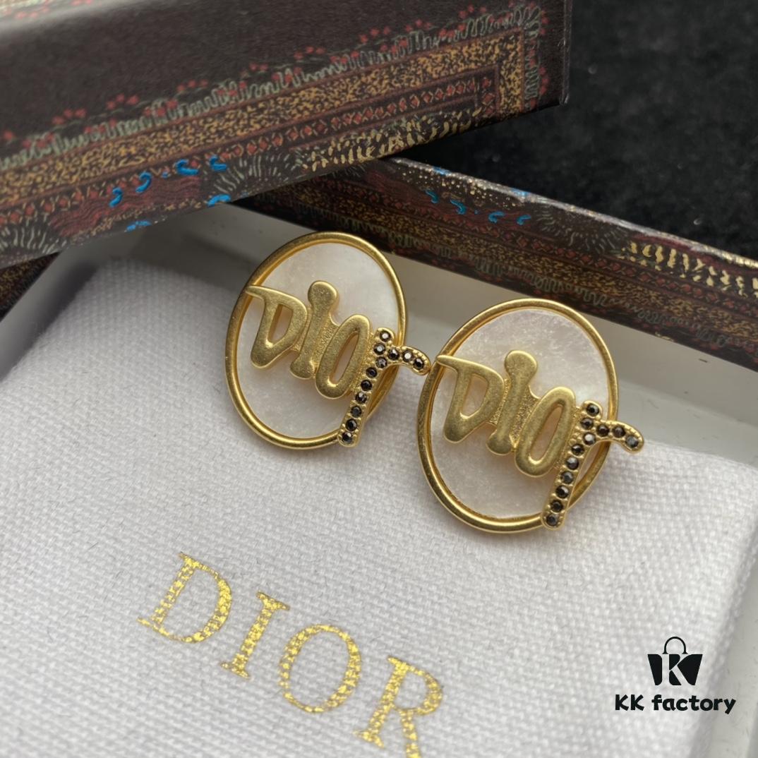 6930060012f62673a6fab20b Dior New Model Letter Mother-of-Pearl Diamond-Inlaid Elegant Vintage Stud Earrings