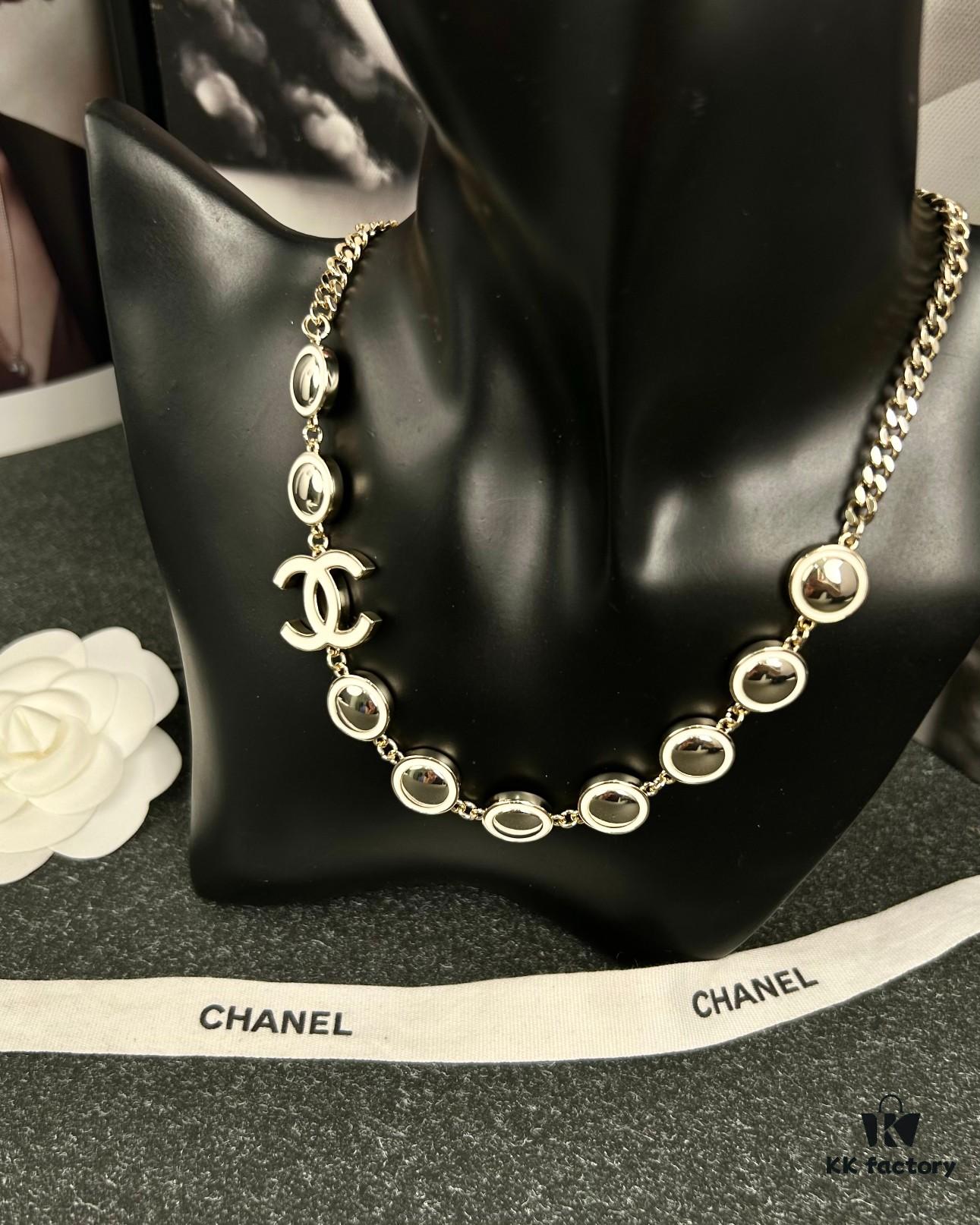 6930060b12f62673a6fab21a Xiaoxiang New Arrival White Oil-Drop Double C Round Mirror Clover Pendant Necklace with Smooth Chain