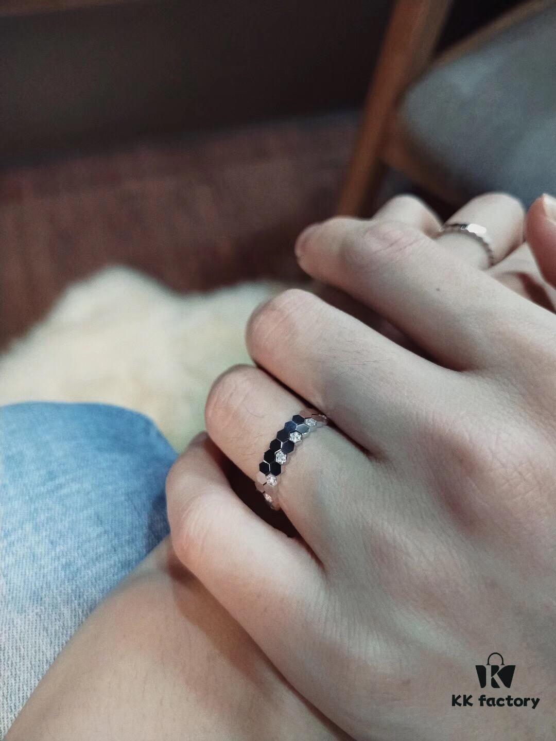 6930061a12f62673a6fab22c Honeycomb Ring Unisex, Perfect as a Couple's Ring