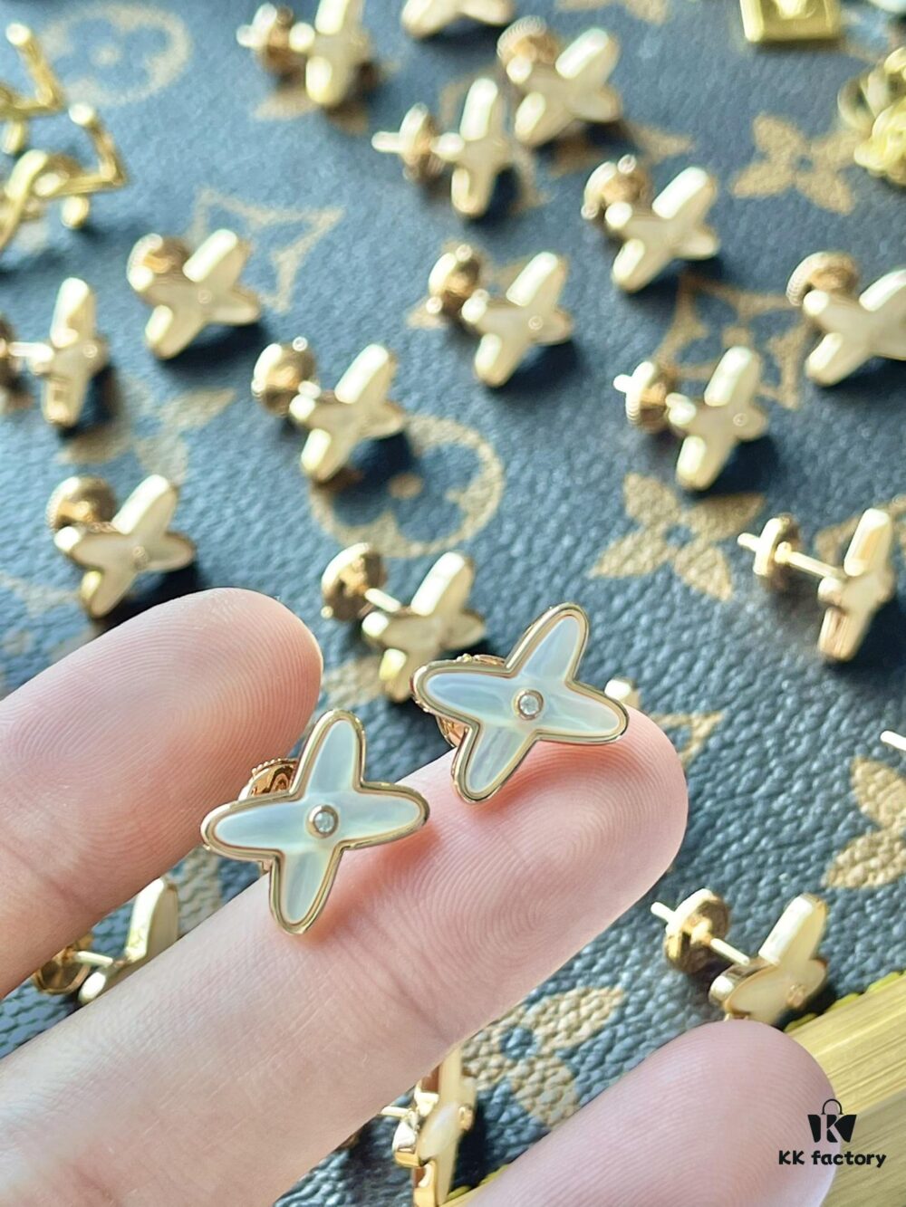 6930061f12f62673a6fab233 Shangmei Cross Stud Earrings