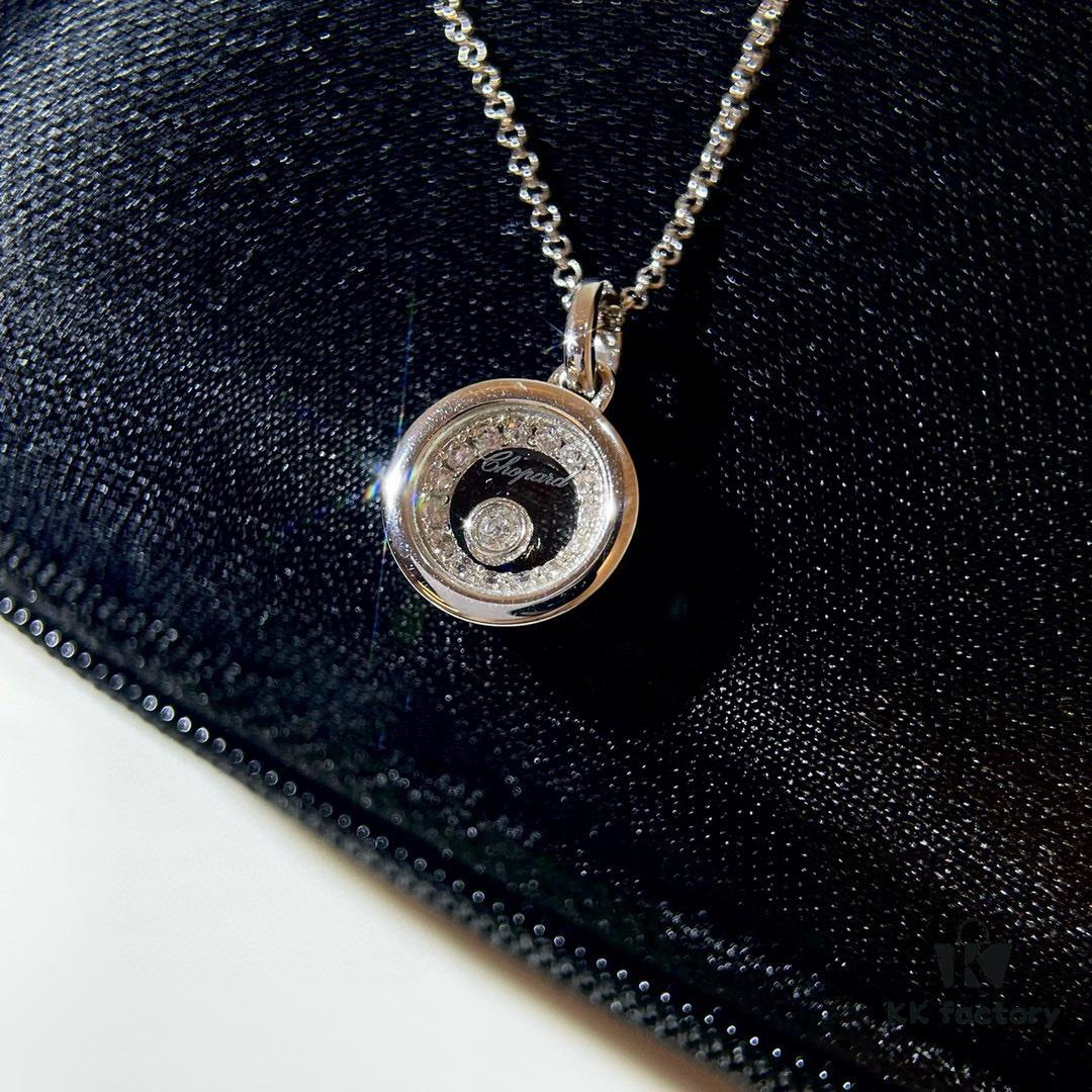 6930062212f62673a6fab23a Minimalist Elegance, My Favorite Girlish Necklace – Chopard Happy Diamonds Series High Jewelry in Champagne Gold and White Gold