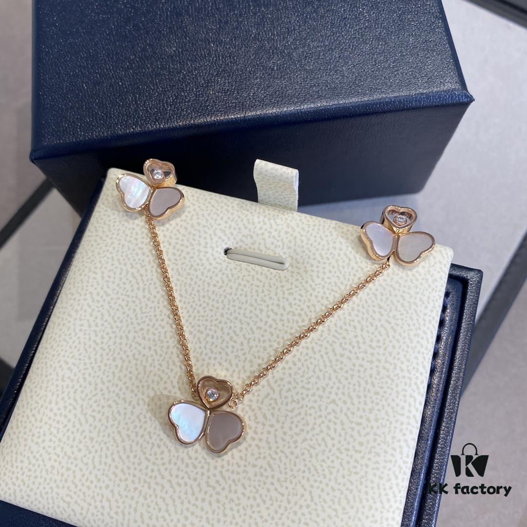 6930063812f62673a6fab25a Chopard Happy Hearts Wings Series Pendant Necklace with Movable Diamond and Mother-of-Pearl Hearts