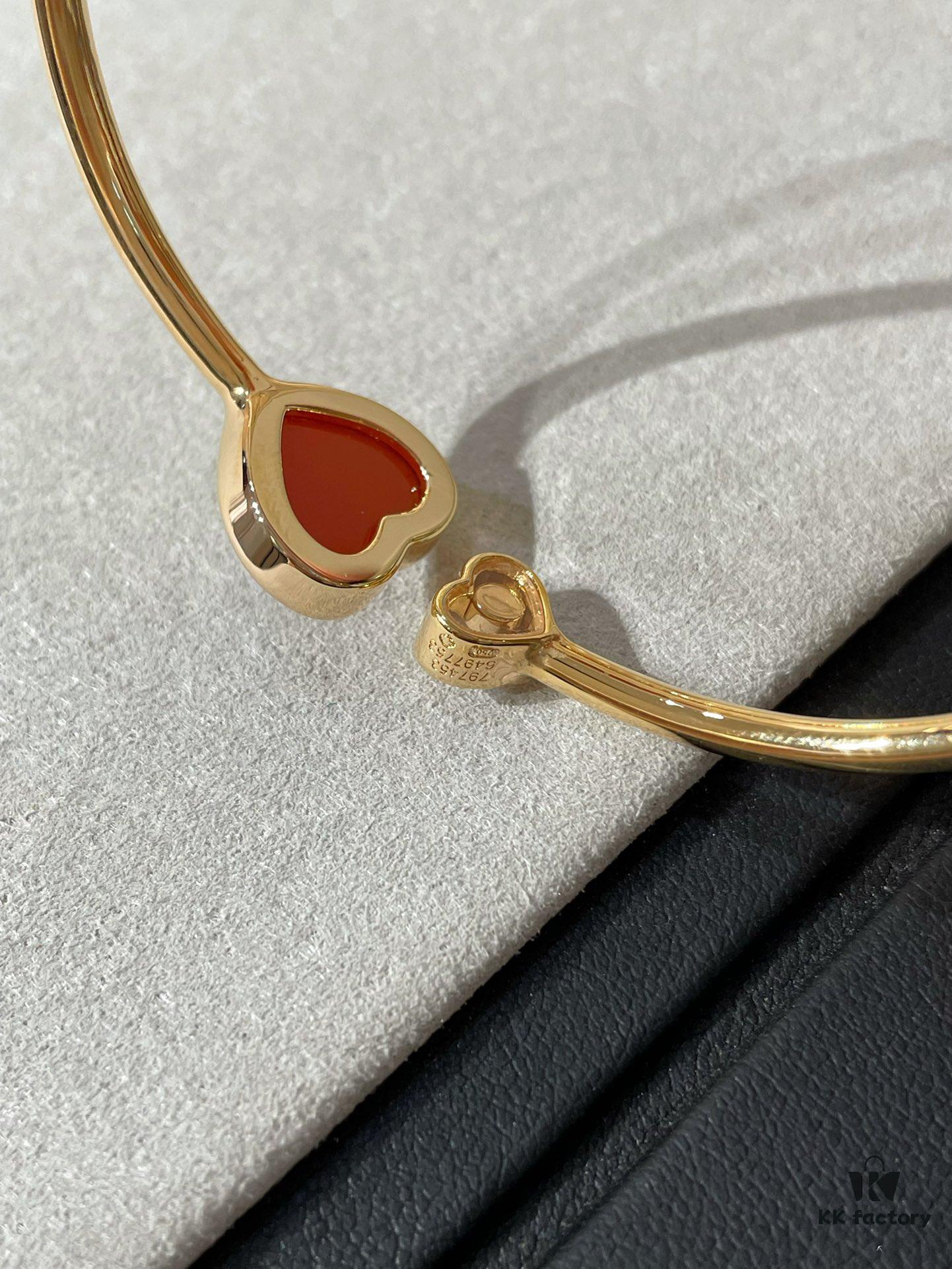 6930064712f62673a6fab26e Chopard Heart Necklace and Bracelet with Diamond Trimmings in New Year Red