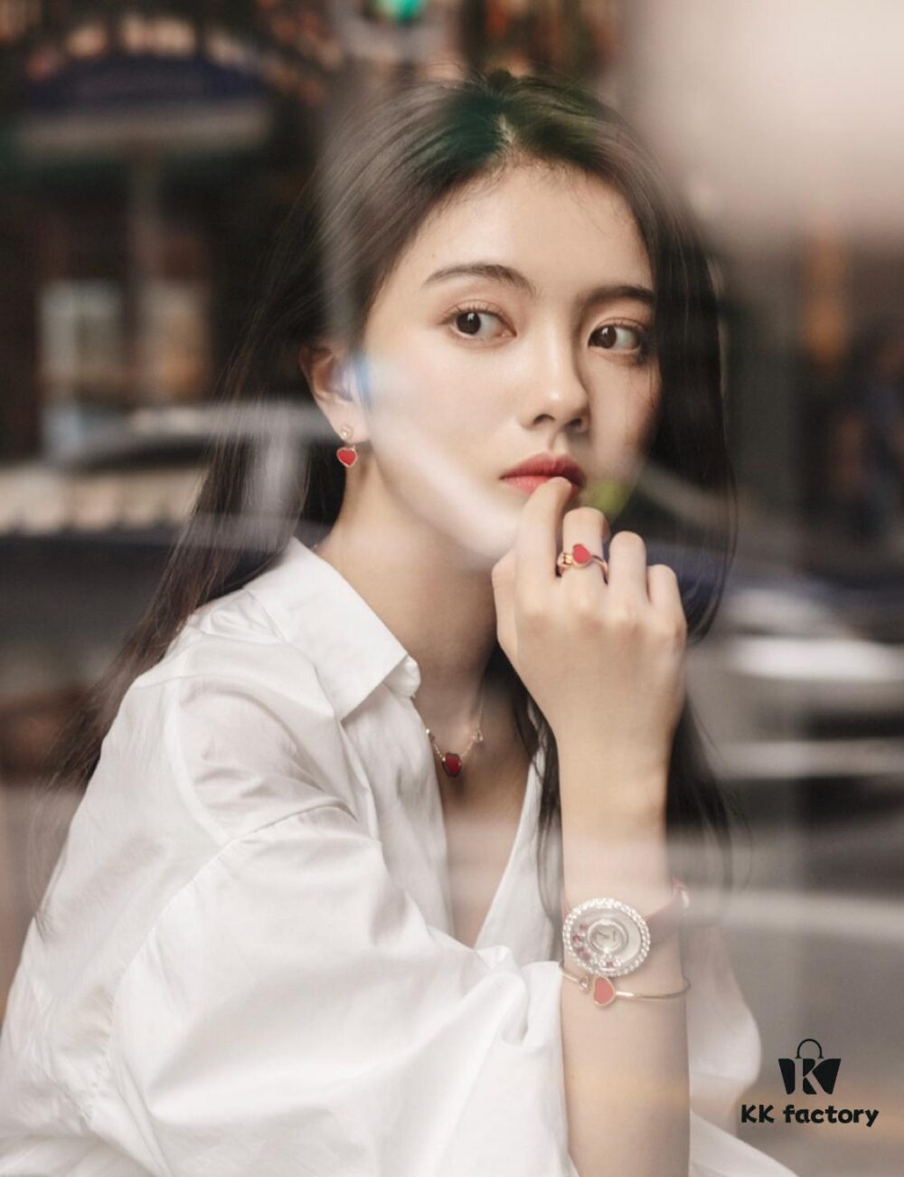 6930064a12f62673a6fab272 Wearing Photo ❤️ The same necklace and bracelet as the model are available in stock