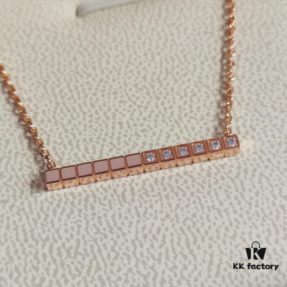 693006c912f62673a6fab319 New Chopard IceCube Series Geometric Necklace, Recommended by Celebrities, Exclusive Design