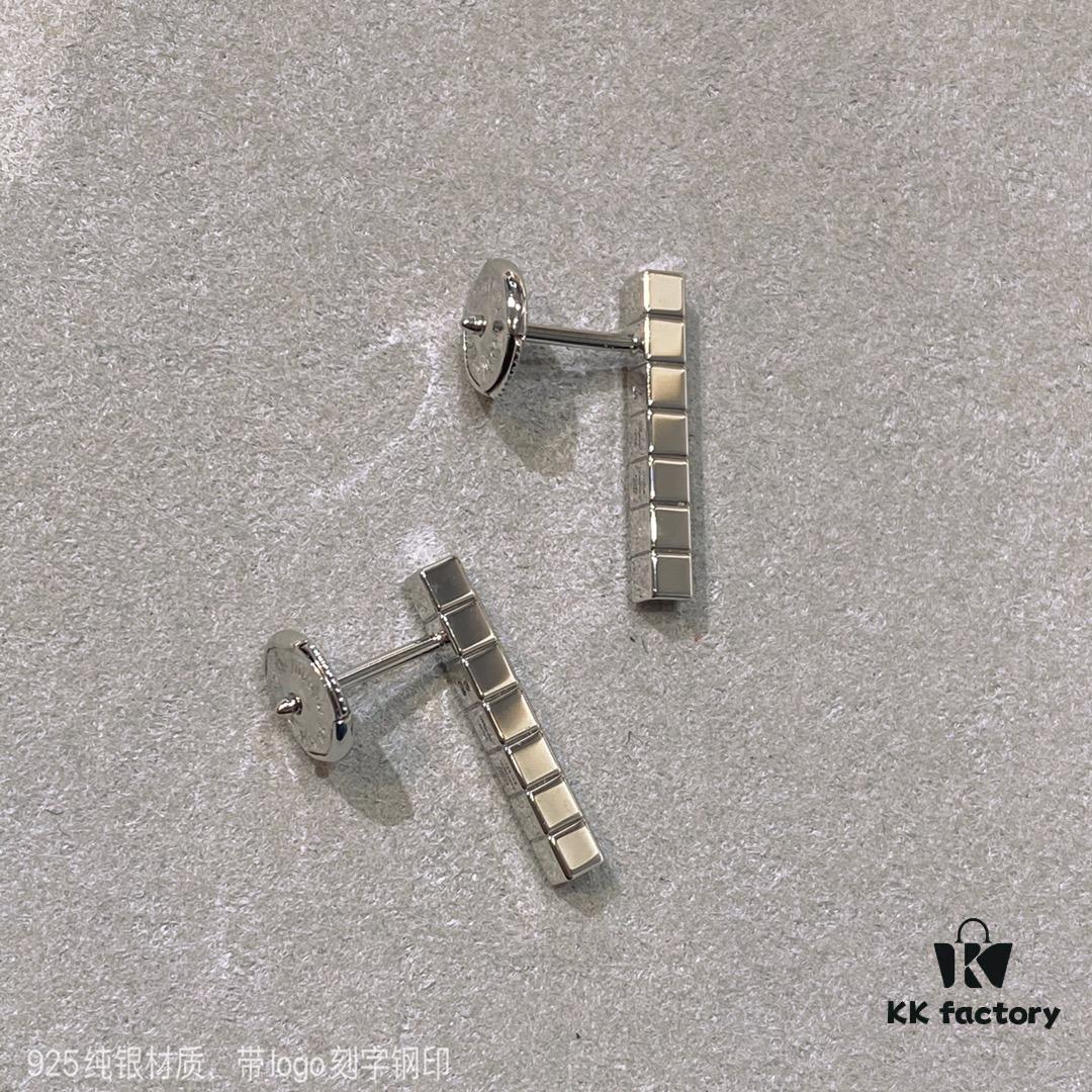 6930070012f62673a6fab377 Chopard New Arrival Simple and Exquisite High Jewelry, Ice Cube Diamond Earrings in White Gold, Timeless Design with Easy Maintenance and Fade-Resistant Quality