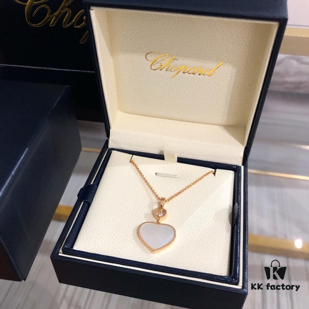 6930072912f62673a6fab3b0 Chopard Happy Hearts Peach-Shaped Necklace Inspired by Yao Chen's Style