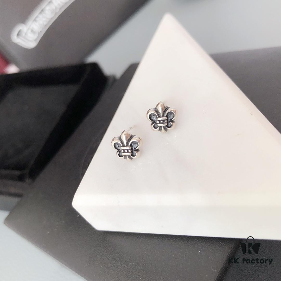 6930089f12f62673a6fab643 S925 Sterling Silver! Authentic Counter Ear Studs! Stylishly Casual When Paired with Chrome Hearts, the Cross Design Highlights Individuality, Perfect for Everyday Casual Wear. Looks Great as a Single Piece for Men Too! The Combination of Studs and Hoops Ensures Breathability!