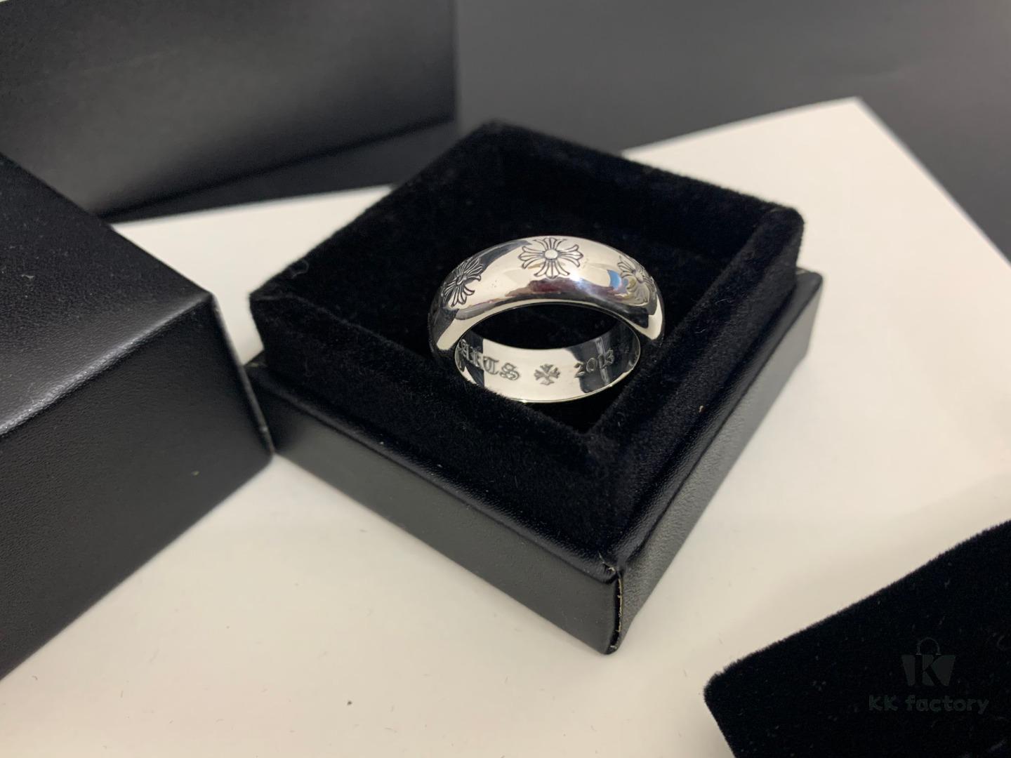 Chrome Hearts Arc Mirror-Finish Cross Ring, Size 12-24