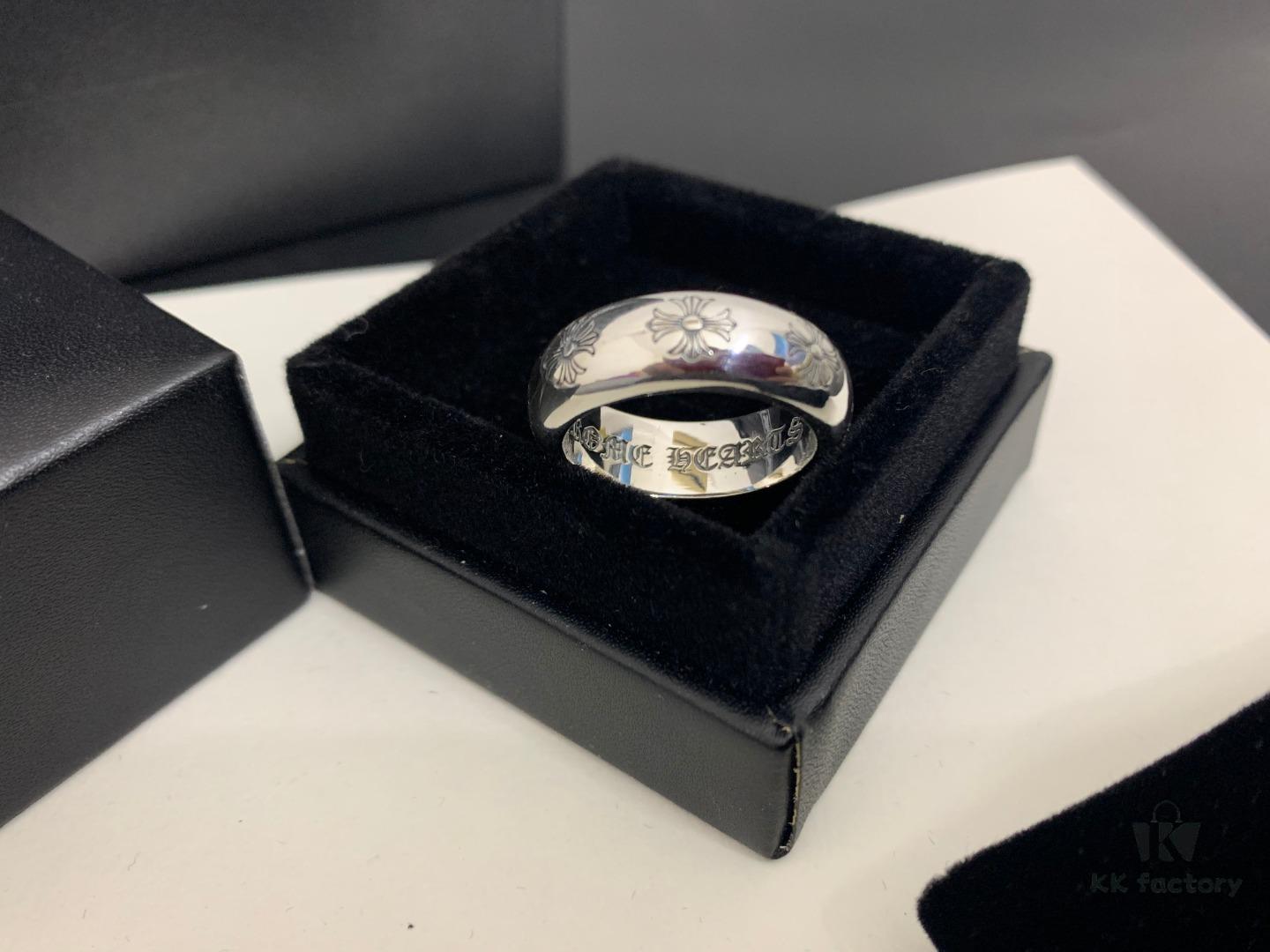 Chrome Hearts Arc Mirror-Finish Cross Ring, Size 12-24