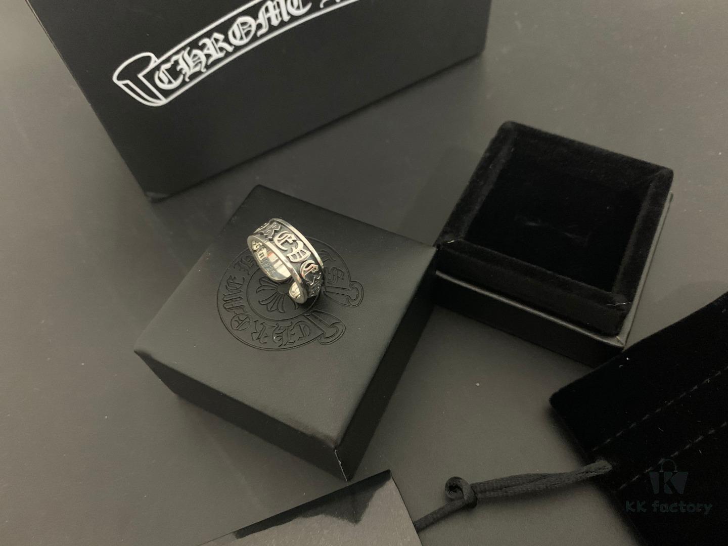 6930093312f62673a6fab77b Chrome Hearts Unisex Ring with Eternal Letter Design
