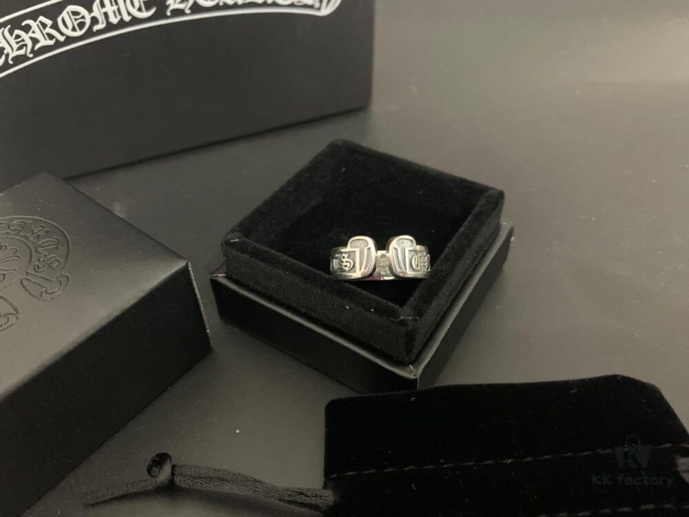 6930093512f62673a6fab77e Chrome Hearts Unisex Ring with Eternal Scroll Letter Design