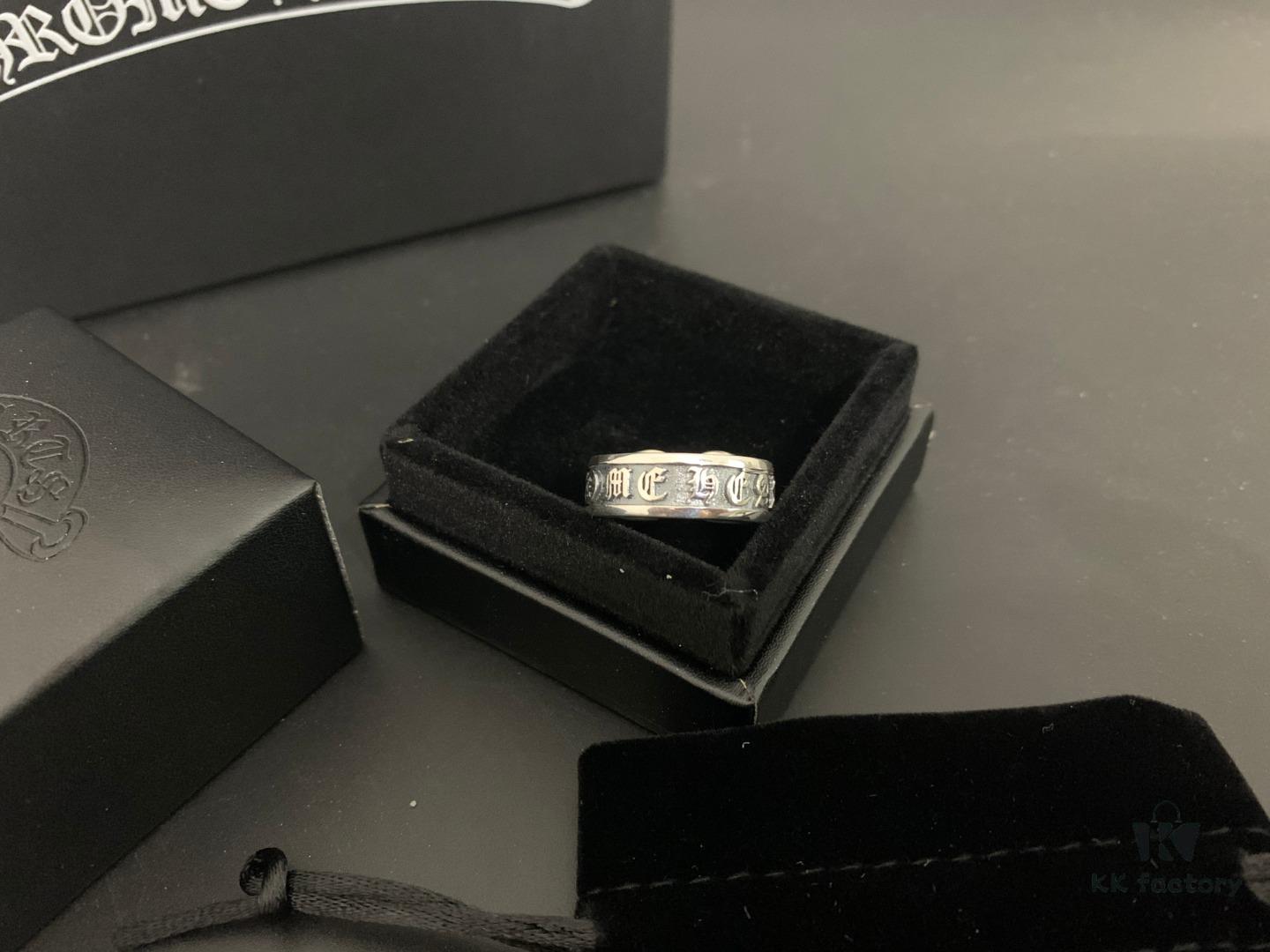 Chrome Hearts Unisex Ring with Eternal Scroll Letter Design