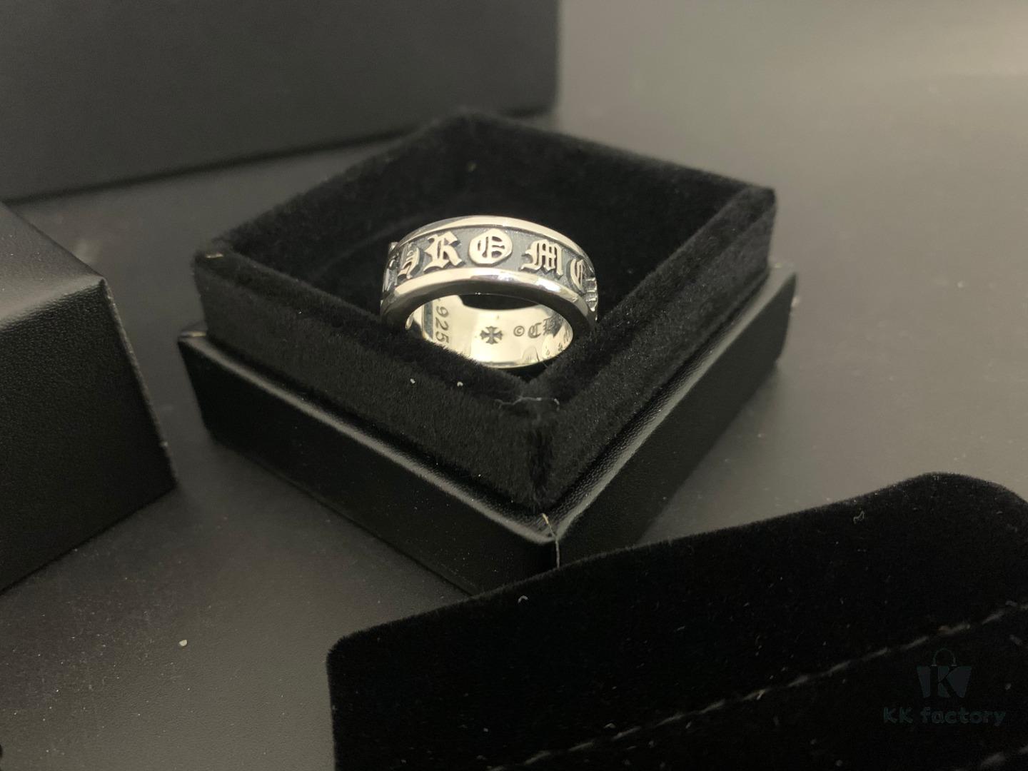 Chrome Hearts Unisex Ring with Eternal Scroll Letter Design
