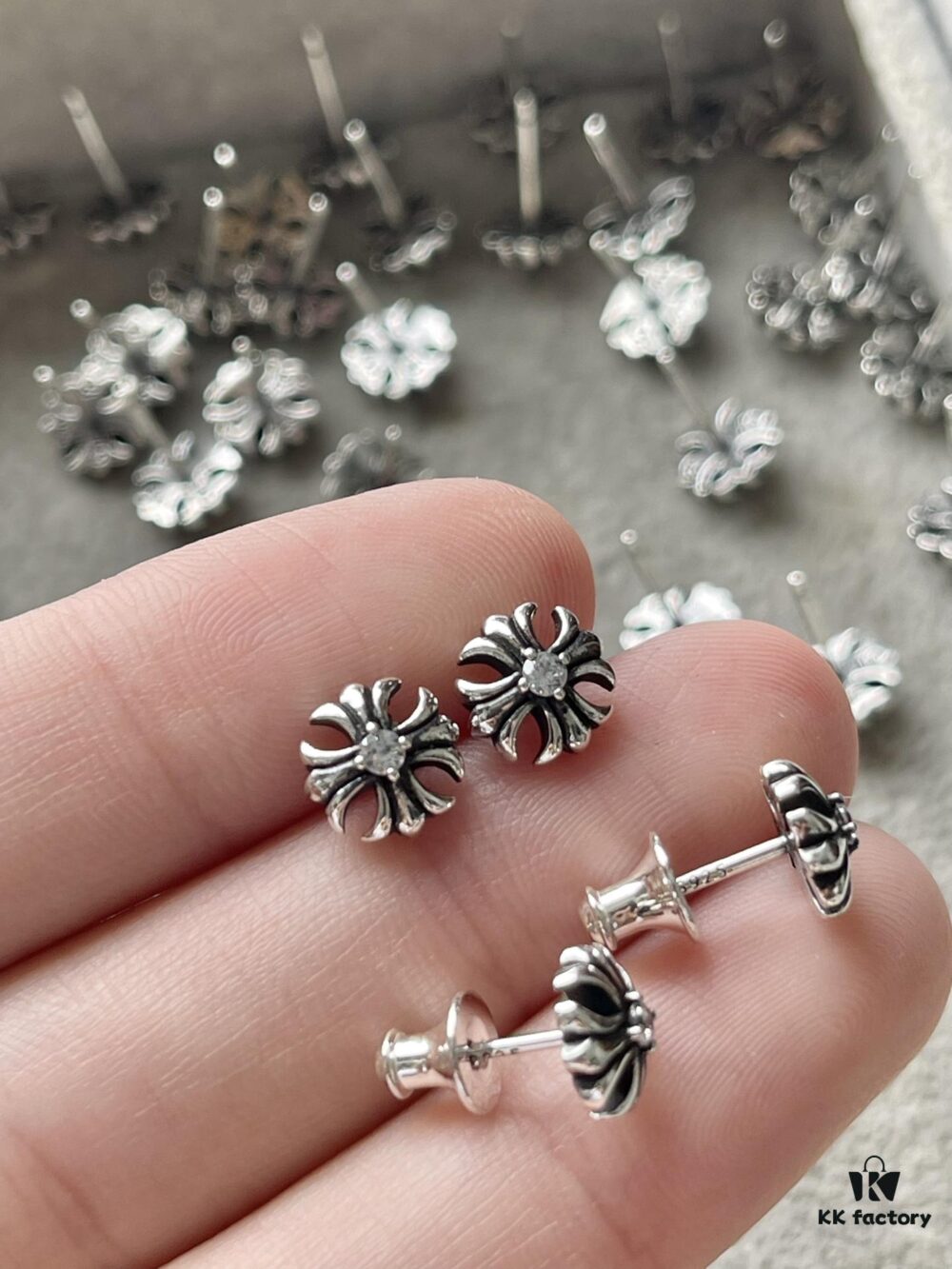6930097312f62673a6fab7fa Chrome Hearts Cross Stud Earrings