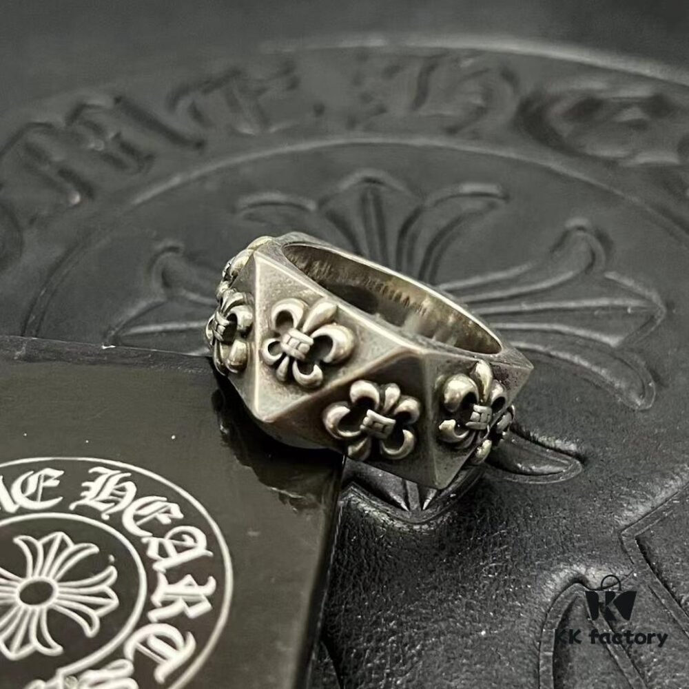 69300a2712f62673a6fab958 CHROME HEARTS High-Replication Cross Cut Ring