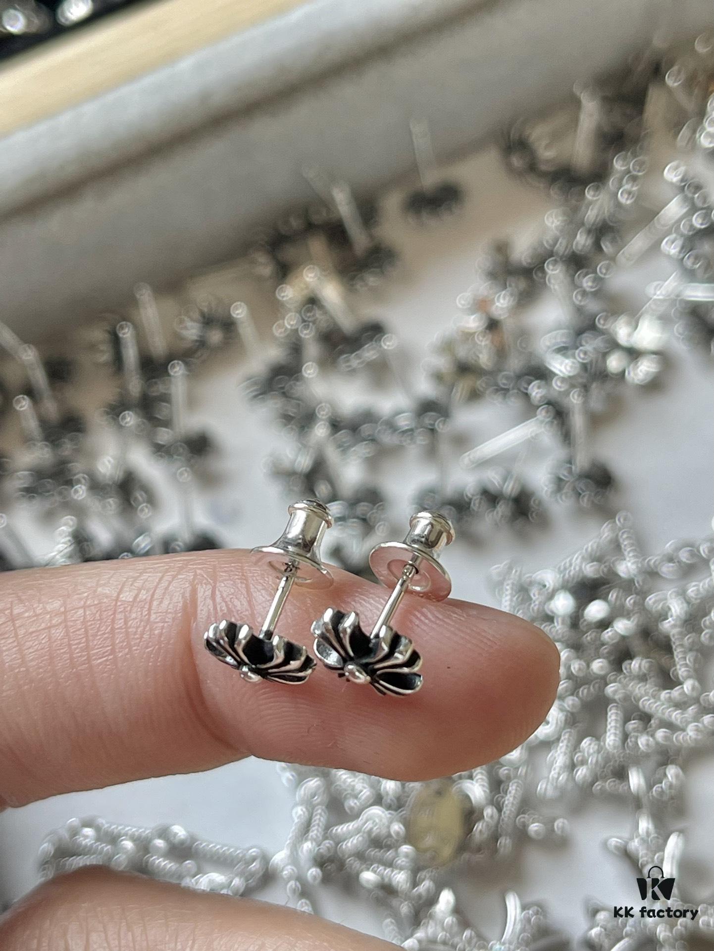 Chrome Hearts Cross Flower Stud Earrings