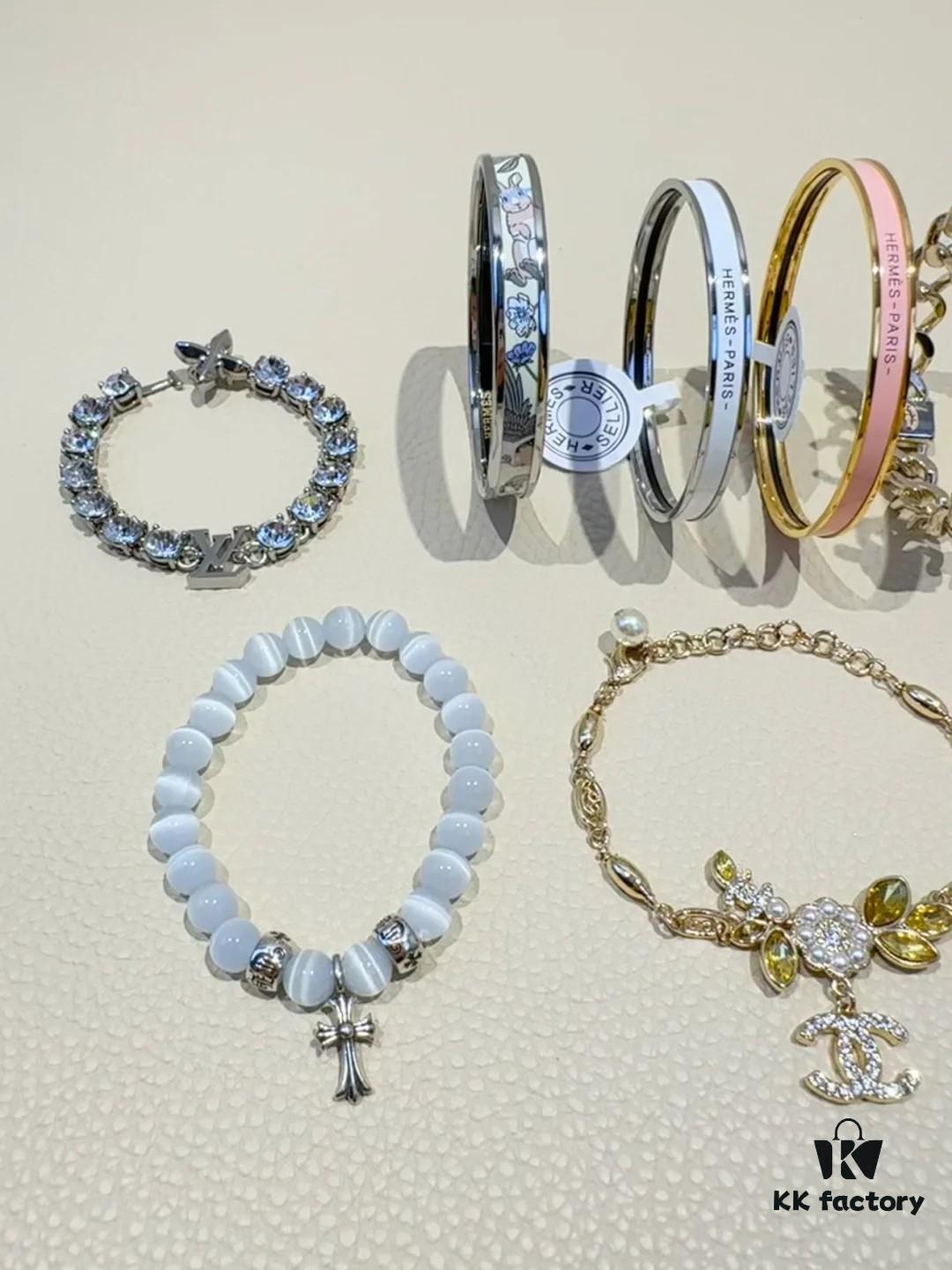 69300a9a12f62673a6faba33 yyds Treasure Jewelry Chanel, Hermes, LV, West Grandma 👀 Chanel Wheat Bracelet, Double C Hollow Bracelet!!! Hermes Rabbit 🐰 Bracelet Infinite Rebuying Version LV Full Diamond Bracelet Asked for b Times Saturn Pearl Bracelet from West Grandma a Must-Have for All Girls Crocs Heart Cat's Eye Stone Bracelet Top Level