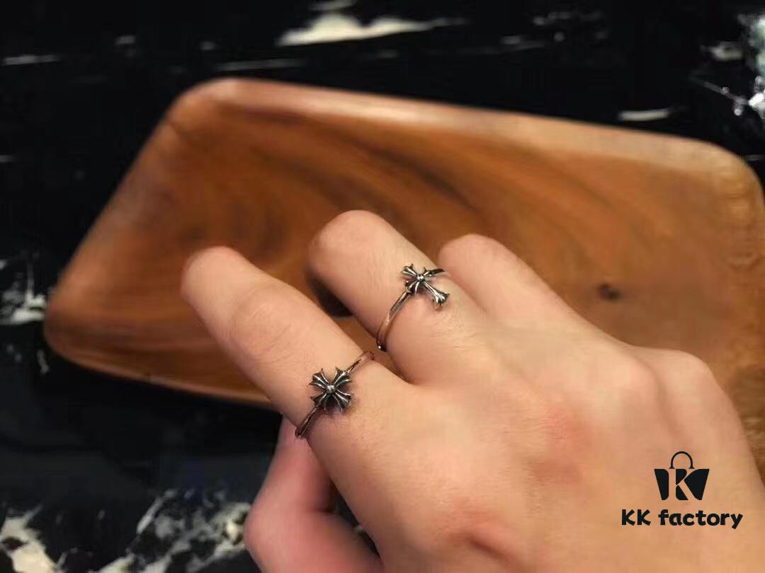 High-End Chrome Hearts Long Cross Flower Small Ring, Clear Engraving, Unisex Design, Available in US Sizes 5 to 9