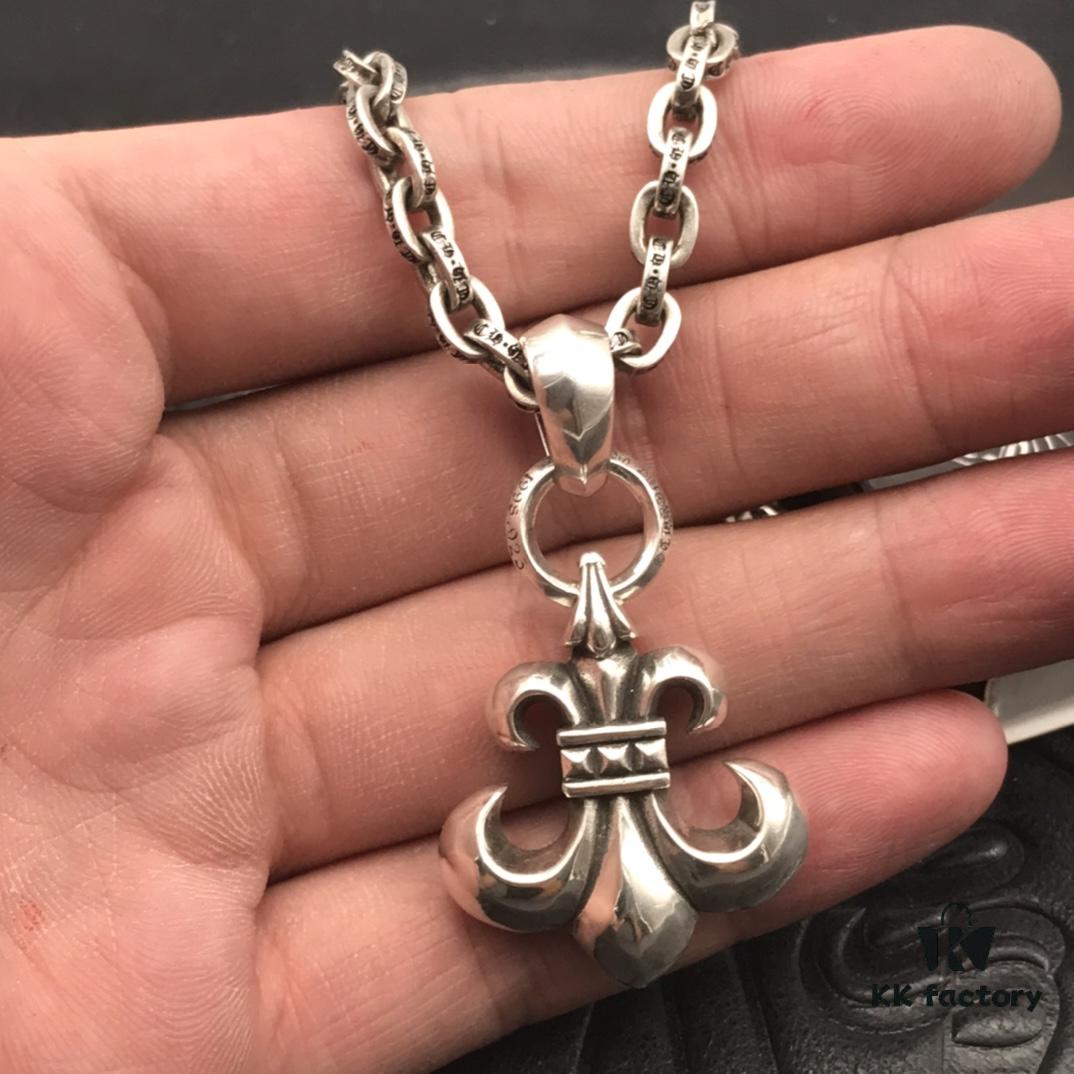 High Version Crocs Large Double Ring Boy Scout Flower Pendant with Letter Chain, Size 50-70, Can Be Paired with Other Necklaces