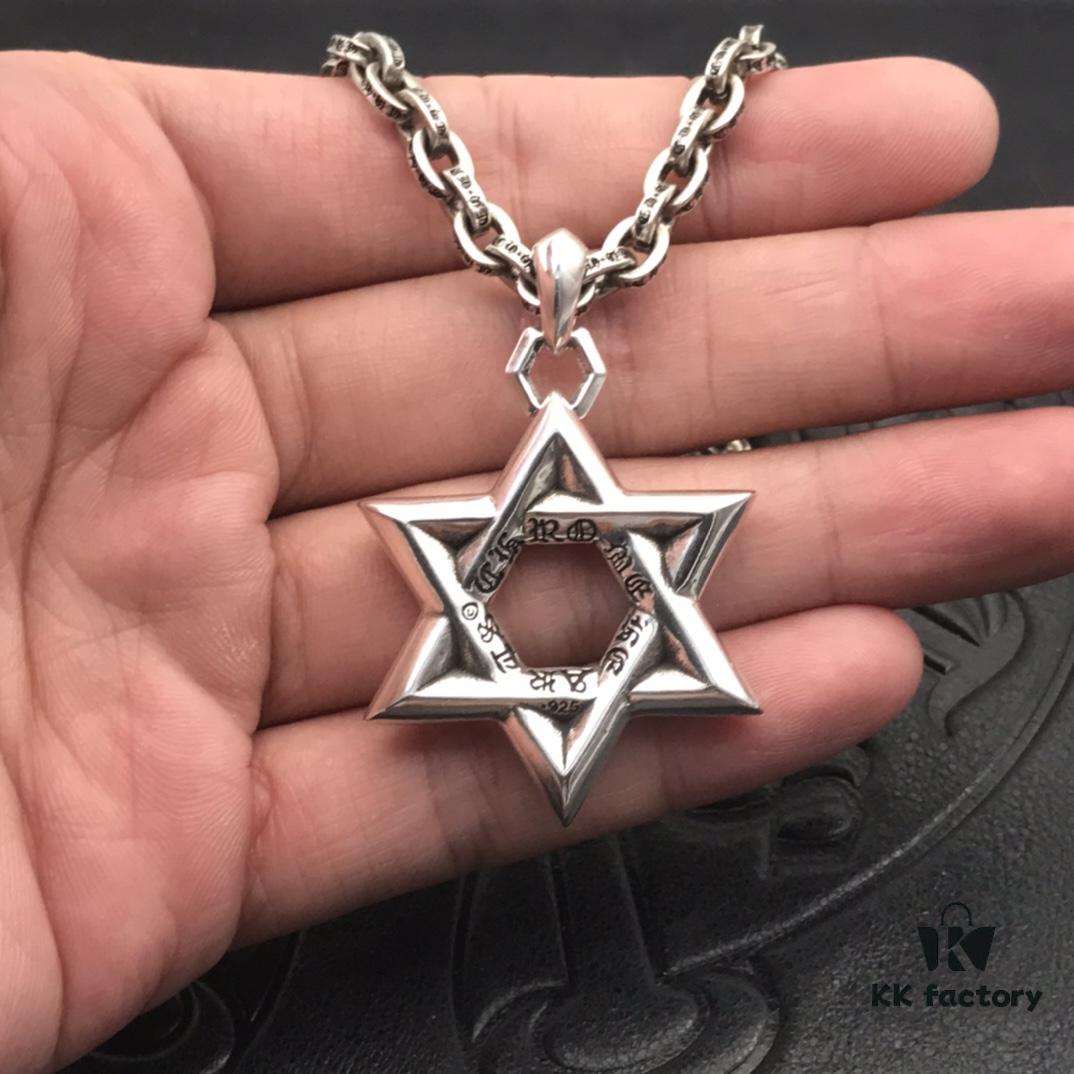 69300b1d12f62673a6fabb7d High-Version Chrome Hearts Large Six-Pointed Star Pendant Necklace, Worn by Numerous Celebrities, Gradual Size Transition from Small to Large at Every Angle, Precise Details, Original Handwritten Engraving, Paired with Letter Chain, Adjustable Length 50-70cm Available