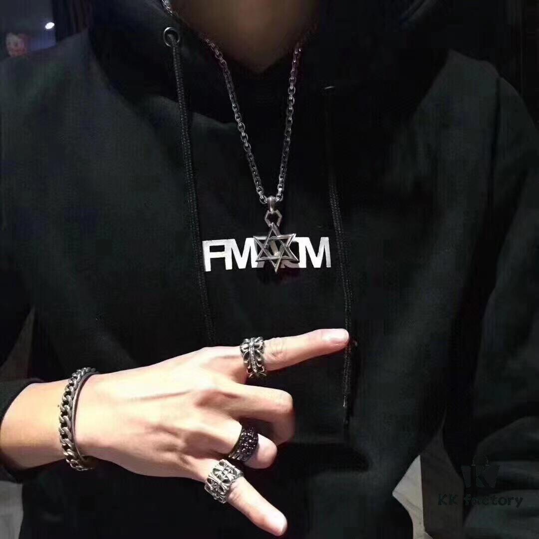 69300b1e12f62673a6fabb7f High-Version Chrome Hearts Large Six-Pointed Star Pendant Necklace, Worn by Numerous Celebrities, Gradual Size Transition from Small to Large at Every Angle, Precise Details, Original Handwritten Engraving, Paired with Letter Chain, Adjustable Length 50-70cm Available
