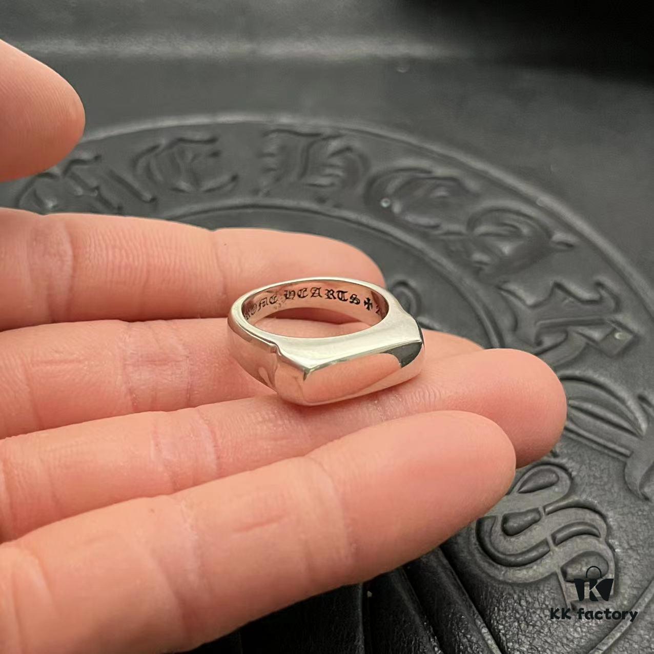CHROME HEARTS High-Quality Crooked Heart Smooth Ring