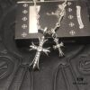 High-Version Crocs Heart White Diamond Aged Double Cross Necklace, One Style Four Wears, The Pinnacle of Cross Necklaces, A Timeless Classic
