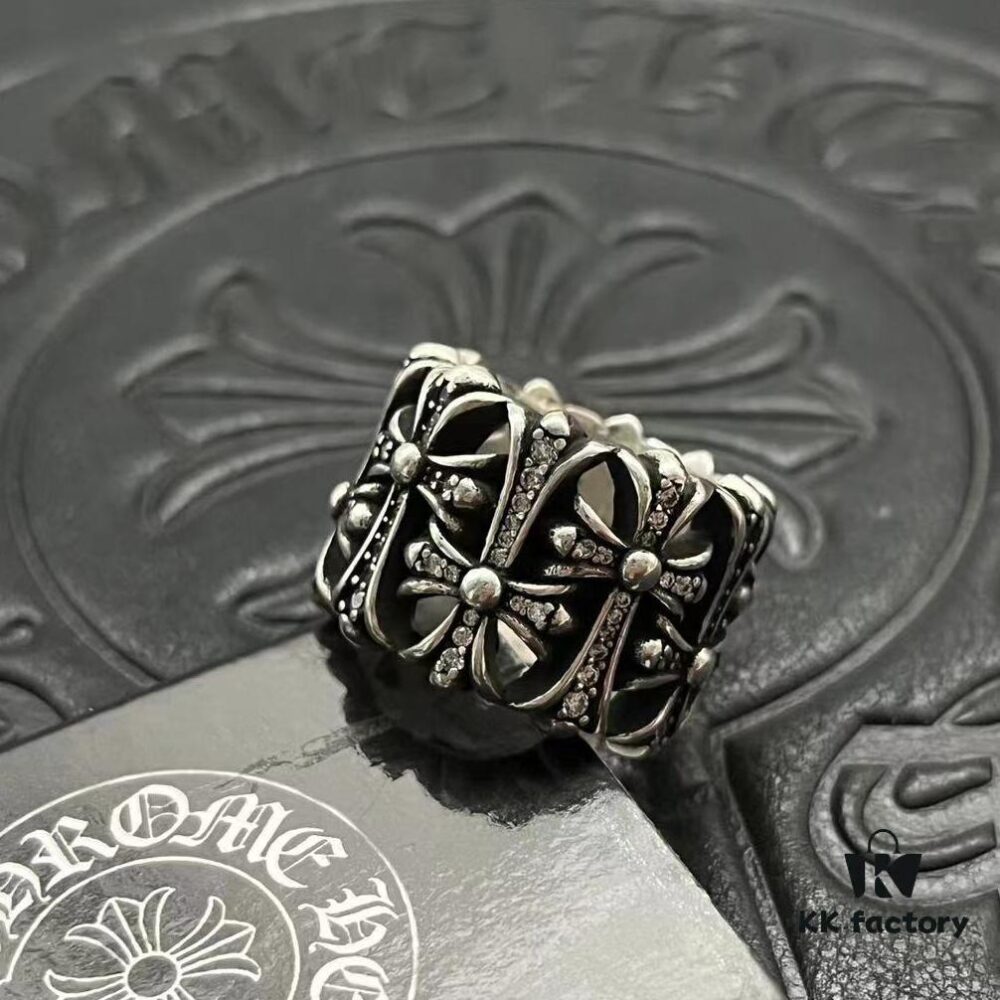 69300c0312f62673a6fabced CHROME HEARTS High-End Crooked Cross Diamond-Inlaid Ring