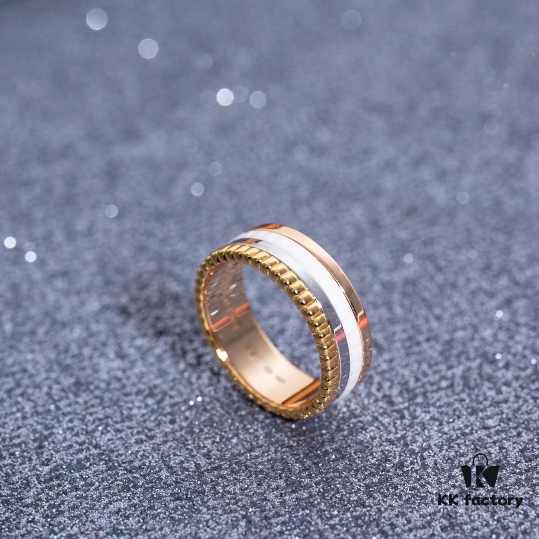 69300c4712f62673a6fabd4c Quatre White Series Ring, brilliantly showcasing the radiant brilliance of the brand's collection. This piece combines ceramic material with mirror inlay technology, enhancing the sparkle of diamonds. Exquisitely elegant and feather-light, it adds luminous charm to minimalist styles or all-black ensembles, perfect for versatile styling.