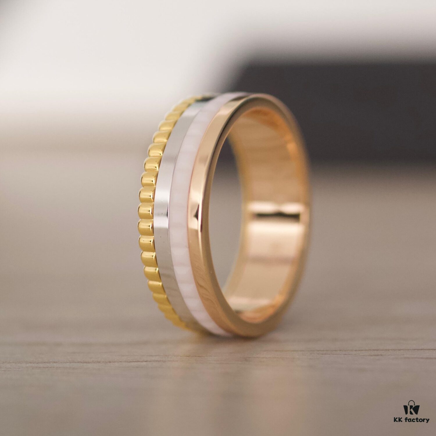 69300c5212f62673a6fabd5e Quatre White Collection Ring, Brilliant and Radiant, Showcasing the Brand's Iconic Luster