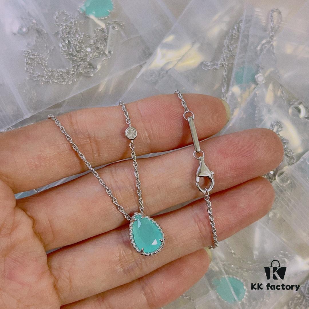 69300c7512f62673a6fabda3 Boucheron Goutte Necklace 💧 SERPENT BOHÈME Necklace. Classic and modern, featuring a droplet-shaped design embellished with pave-set diamonds, aligning perfectly with contemporary aesthetics. Thick gold plating, branded Boucheron necklace with adjustable length of 45cm for a beautifully customized fit 👼】Small droplet necklace. Brand story: the droplet symbolizes 'For the one I love most.'