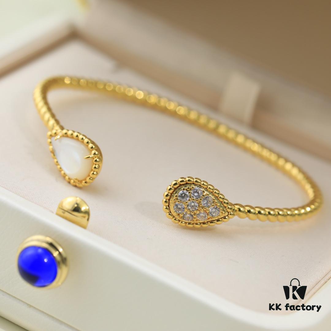 69300c7b12f62673a6fabdb3 Boucheron Goutte Bracelet 💧 SERPENT BOHÈME Classic and Modern, Diamond-Set Water Drop Design with Delicate Yellow Gold Pearl Surround, Thick Gold Plating, Logo-Embellished Boucheron Bracelet, Elegant Simplicity in a Timeless Water Drop Shape, Exquisite Wearability 👼】The Water Drop Collection Symbolizes Love for the Dearest One